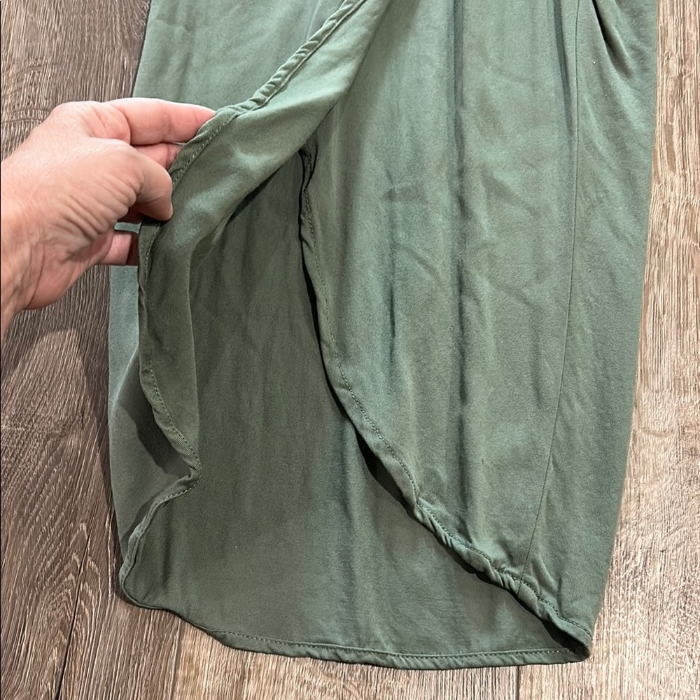 Like new - MAURICES Flowy Olive Green Culotte Pants - Picture 5 of 9